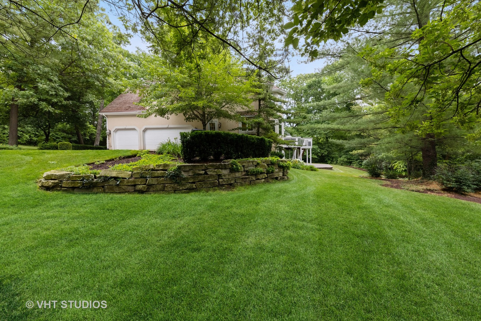 9301 Falling Waters Drive East Burr Ridge, IL 60527 - Photo 41 of 44 a view of outdoor space and yard