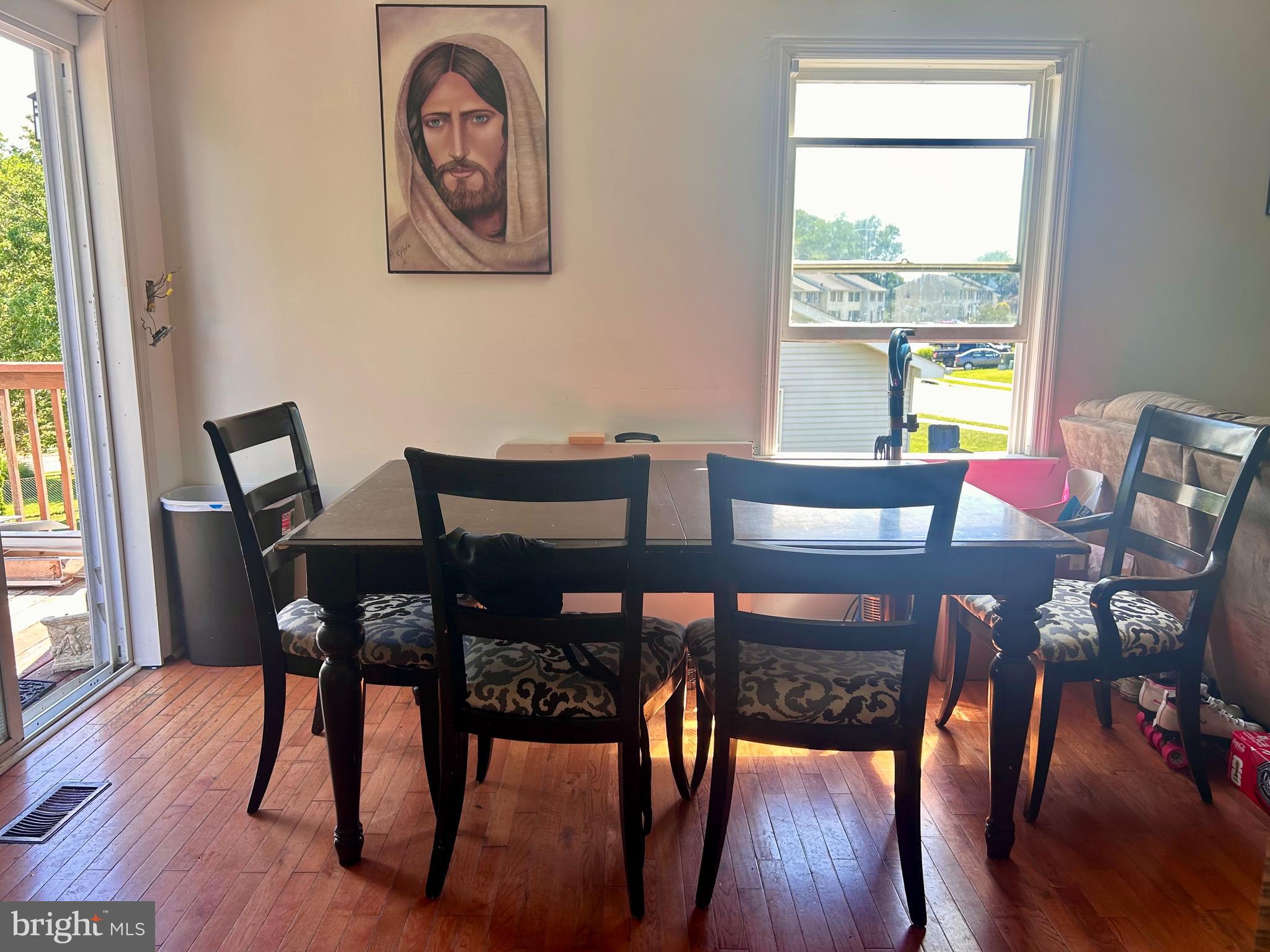 307 East Village Road Elkton, MD 21921 - Photo 2 of 12 Dining area