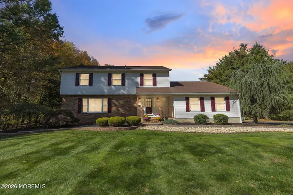 $899,000 | 33 Beechwood Drive, Robbinsville, NJ 08691