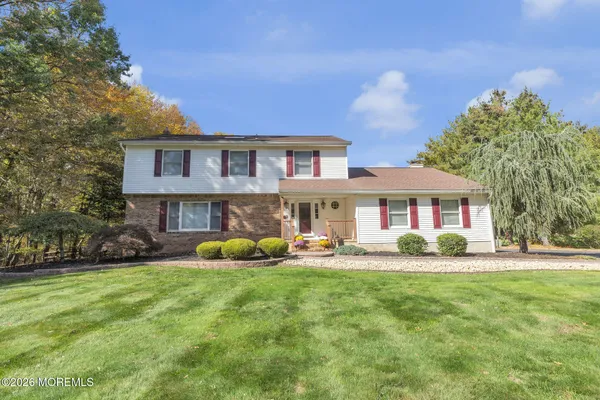 $899,000 | 33 Beechwood Drive, Robbinsville, NJ 08691