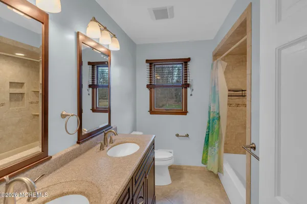 $899,000 | 33 Beechwood Drive, Robbinsville, NJ 08691