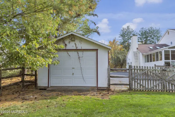 $899,000 | 33 Beechwood Drive, Robbinsville, NJ 08691