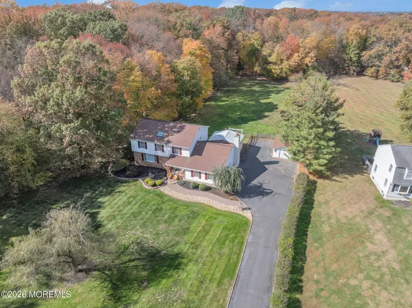 $899,000 | 33 Beechwood Drive, Robbinsville, NJ 08691