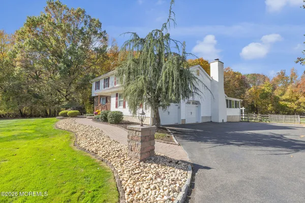 $899,000 | 33 Beechwood Drive, Robbinsville, NJ 08691