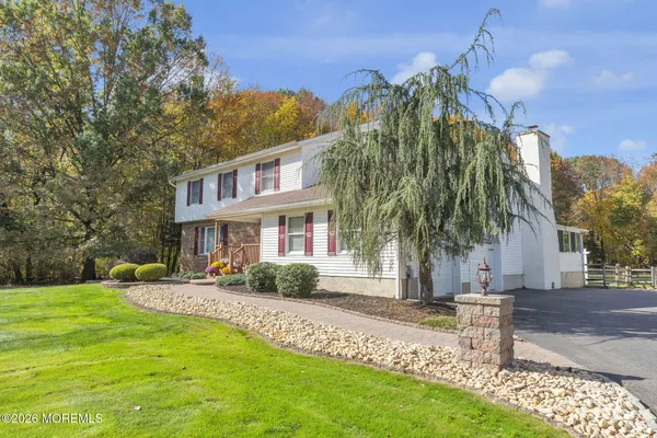 $899,000 | 33 Beechwood Drive, Robbinsville, NJ 08691