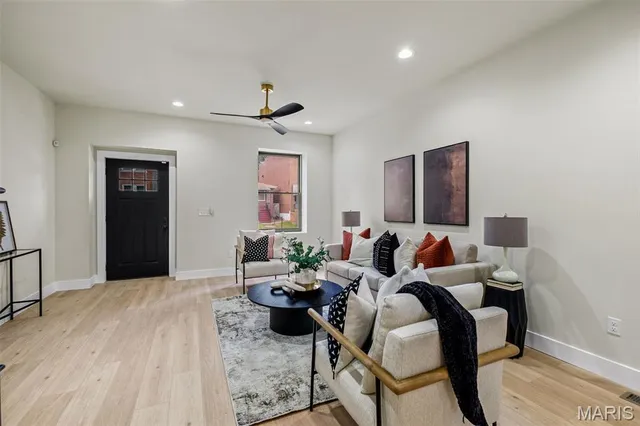 $275,000 | 3144 Potomac Street, St. Louis, MO 63118