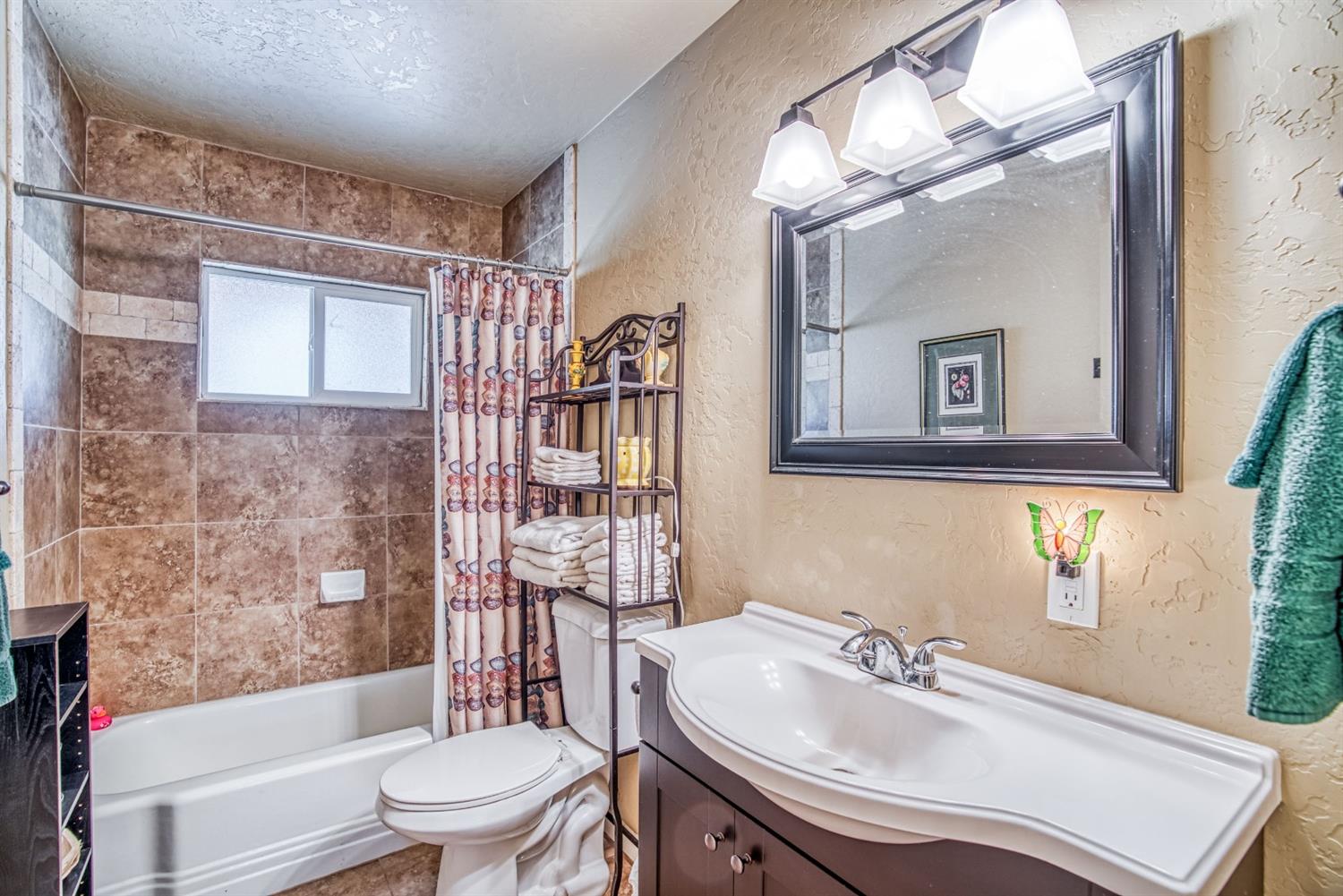25757 East Trimmer Springs Road Sanger, CA 93657 - Photo 18 of 28 Gallery Image 18