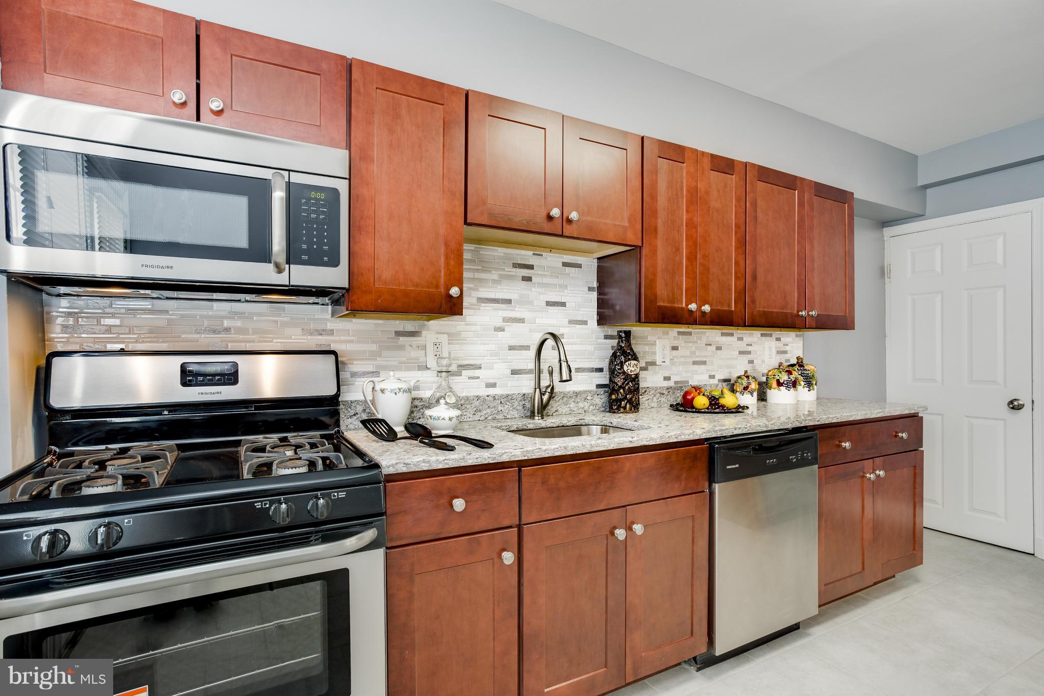 6231 Pilgrim Road Baltimore, MD 21214 - Photo 12 of 25 Kitchen