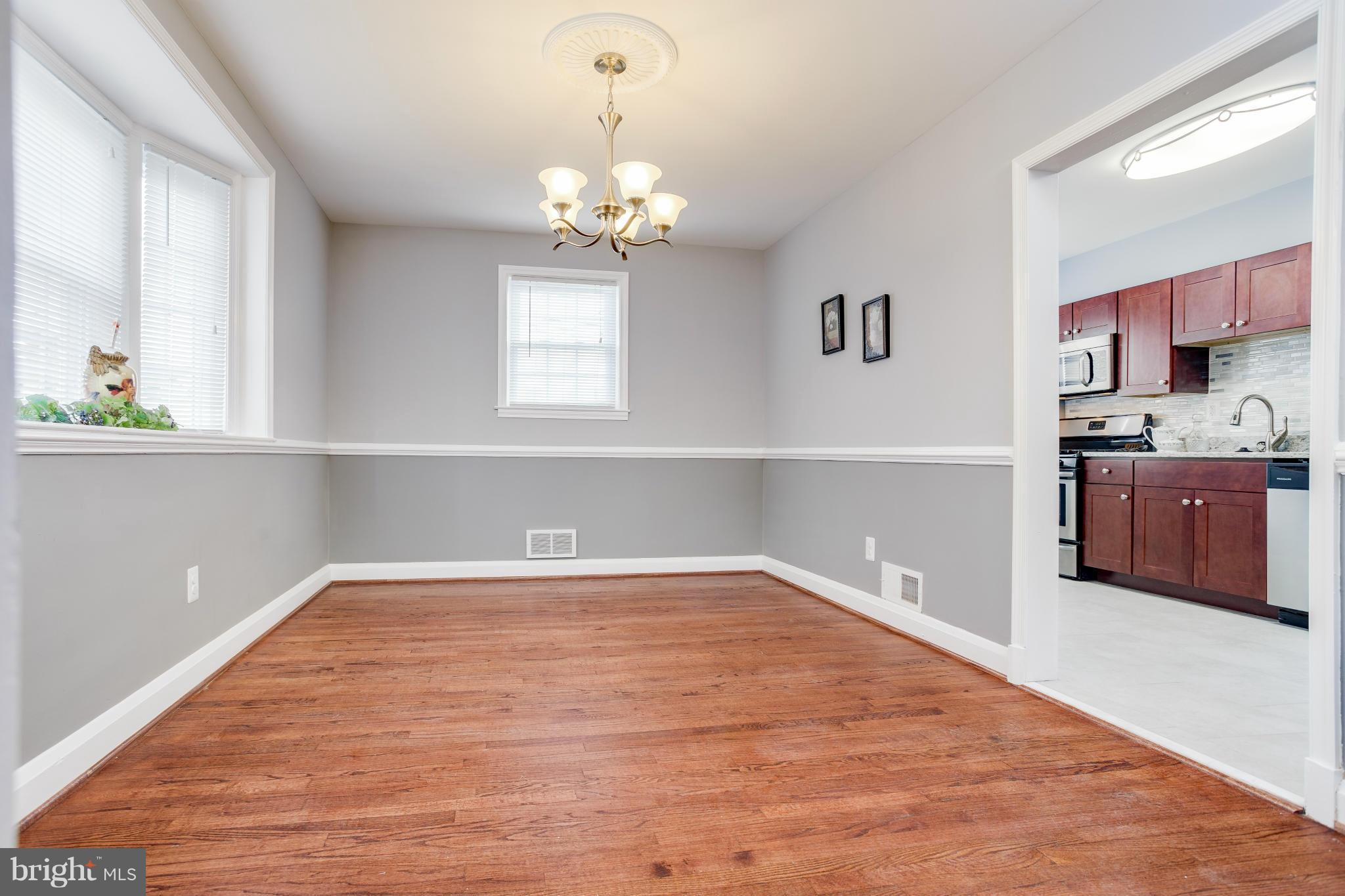 6231 Pilgrim Road Baltimore, MD 21214 - Photo 8 of 25 Dining Room