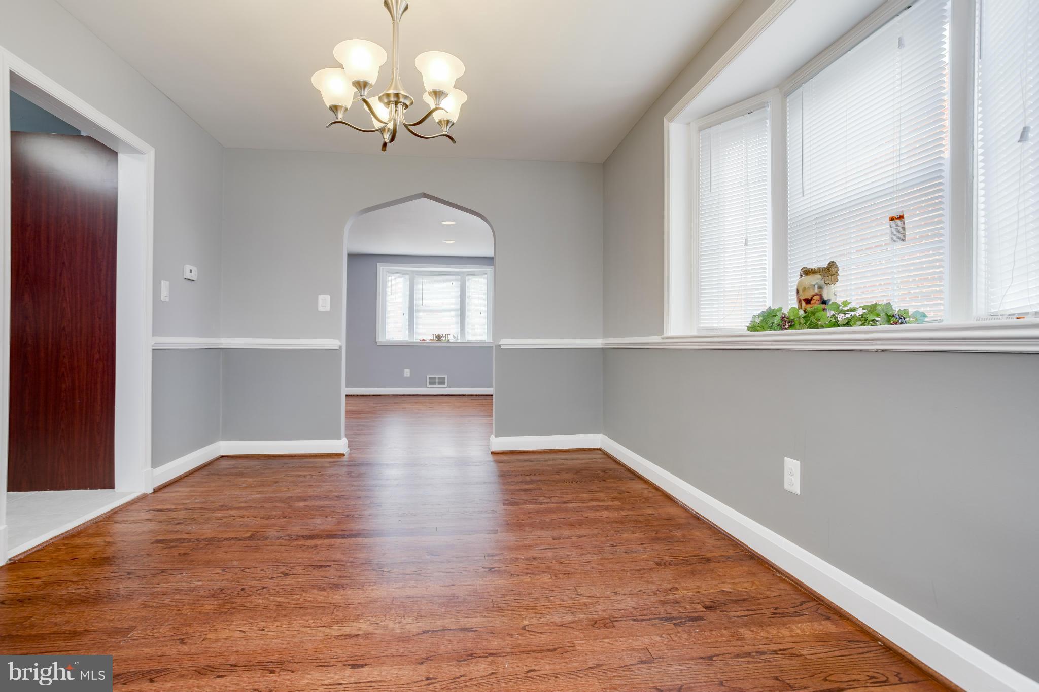 6231 Pilgrim Road Baltimore, MD 21214 - Photo 9 of 25 Dining Room