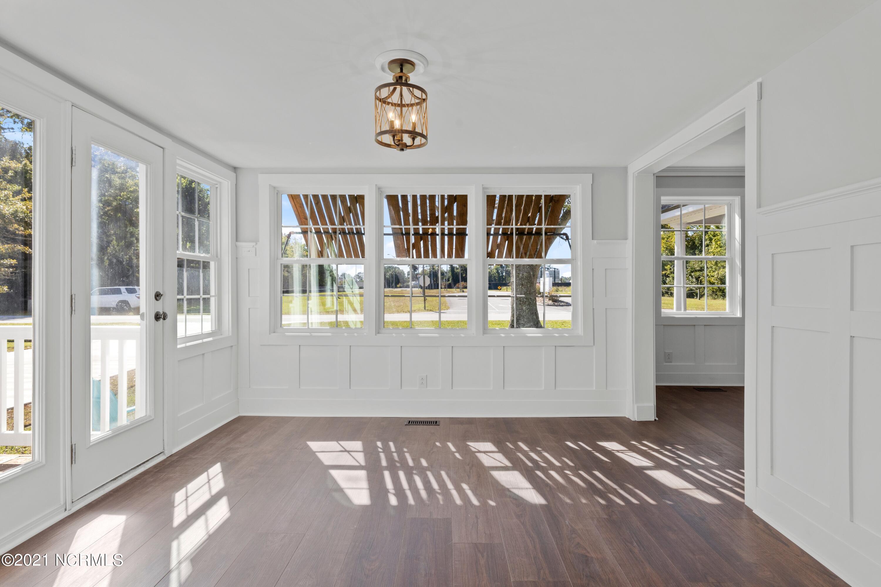 2711 Mayberry Loop Road Morehead City, NC 28557 - Photo 13 of 36 Dining Room