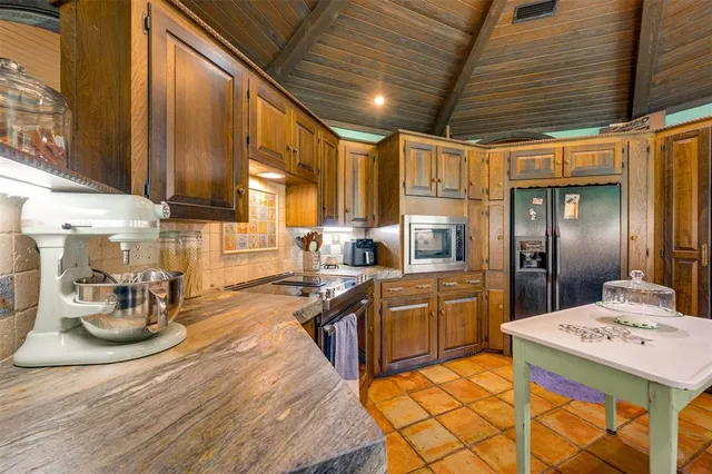 $545,000 | 2223 North Link Street, Palestine, TX 75803