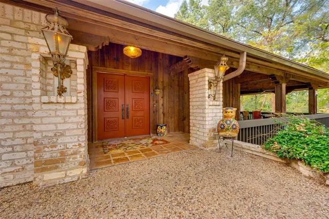 $545,000 | 2223 North Link Street, Palestine, TX 75803