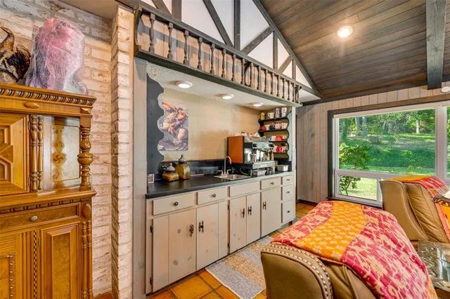 $545,000 | 2223 North Link Street, Palestine, TX 75803