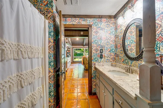 $545,000 | 2223 North Link Street, Palestine, TX 75803