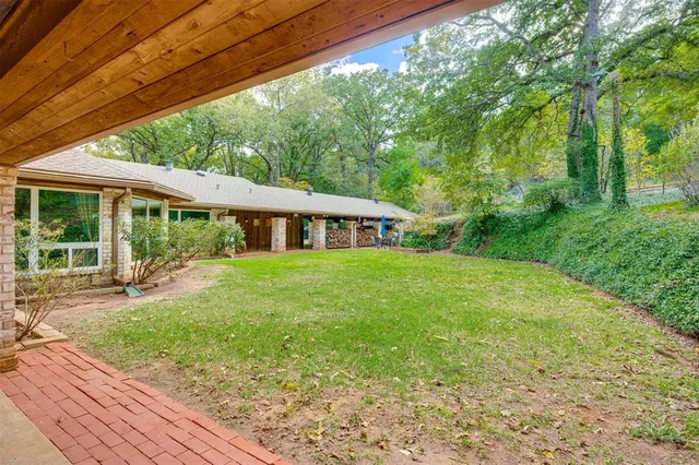 $545,000 | 2223 North Link Street, Palestine, TX 75803