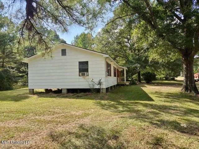 $850 | 74 Nelson Road, Roxie, MS 39661