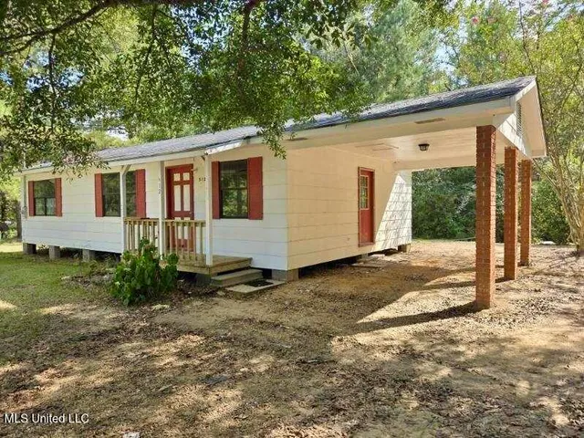 $850 | 74 Nelson Road, Roxie, MS 39661