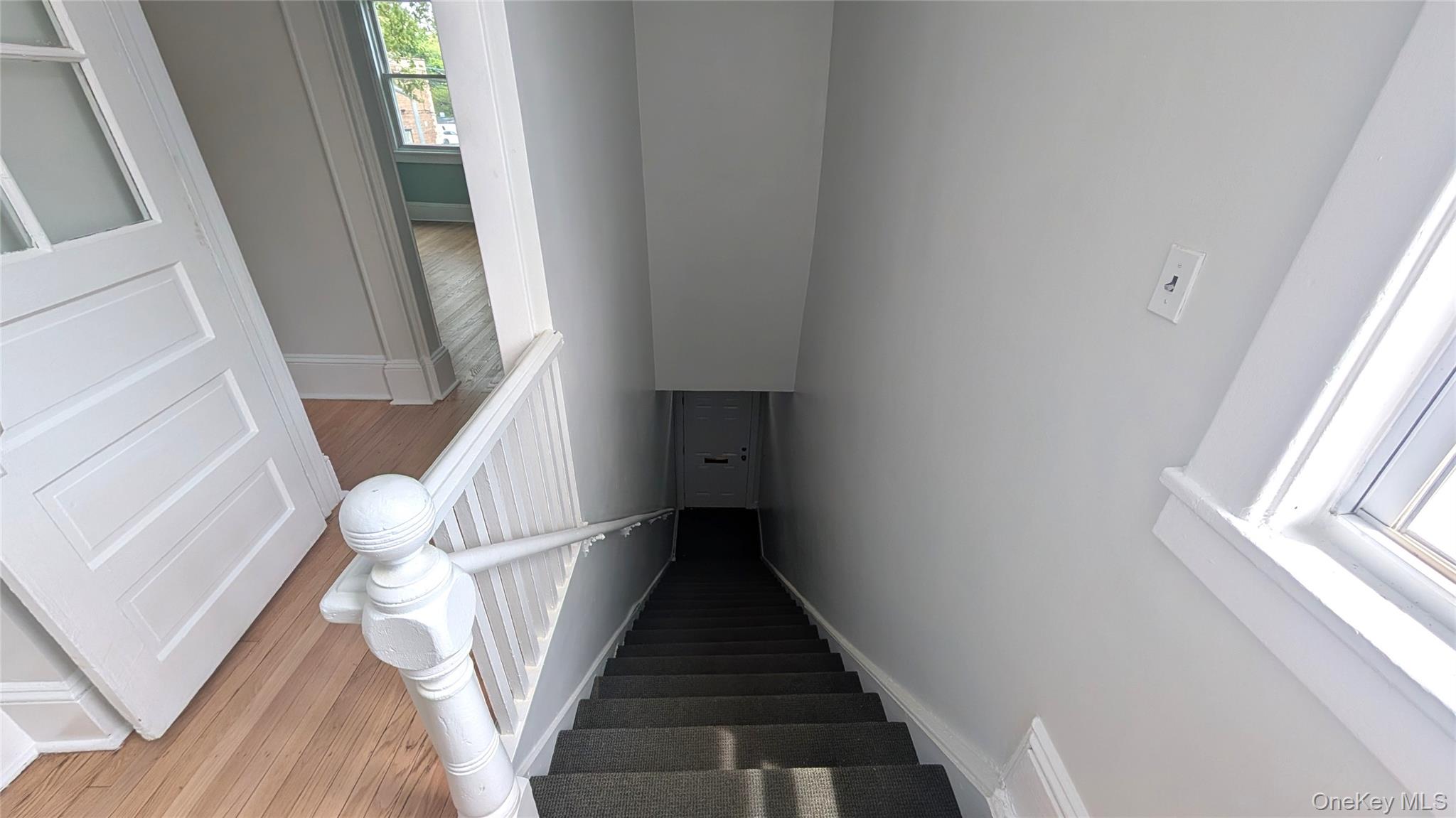 632 Middle Neck Road, Unit 2 Great Neck, NY 11023 - Photo 18 of 21