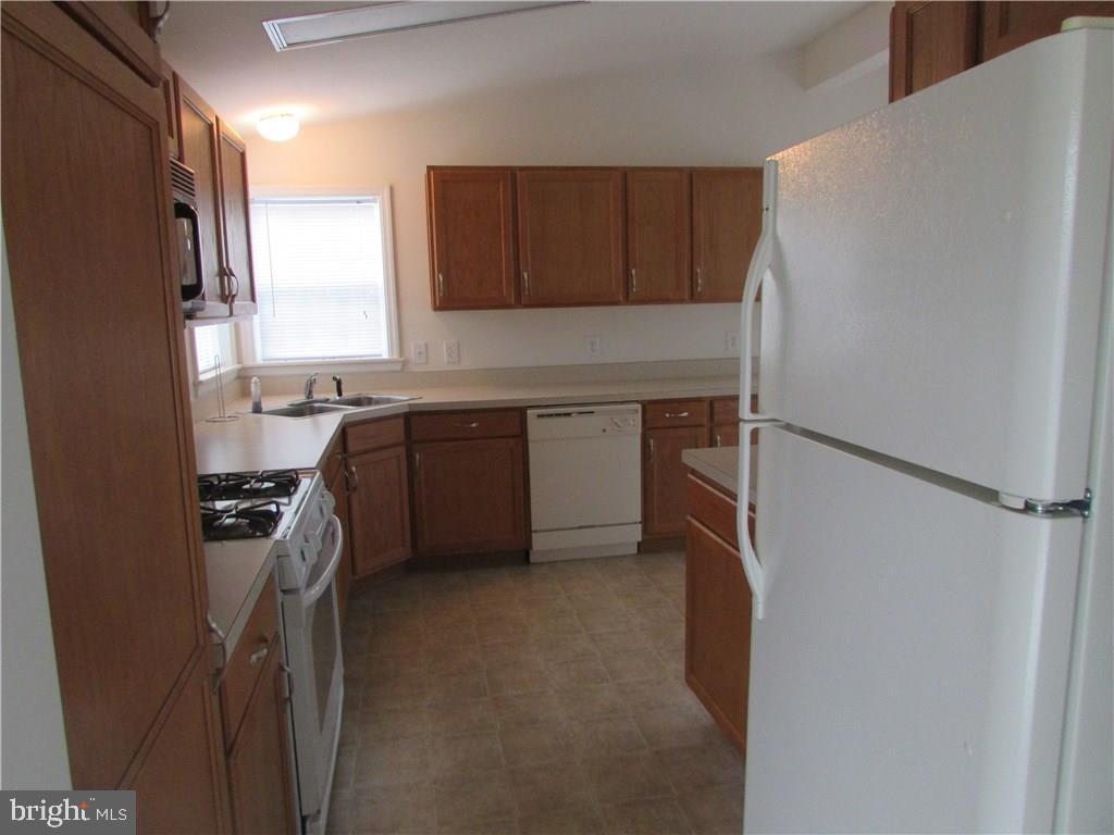 19 Spring Lake Road Manahawkin, NJ 08050 - Photo 11 of 29 Gallery Image 11