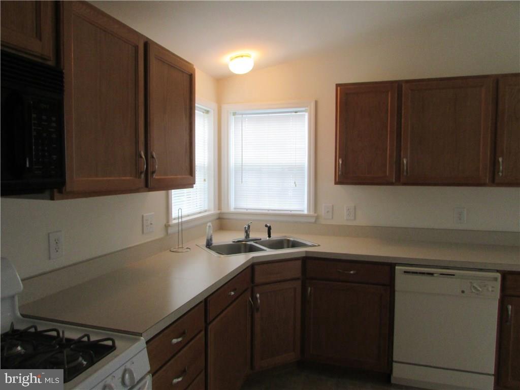 19 Spring Lake Road Manahawkin, NJ 08050 - Photo 12 of 29 Gallery Image 12