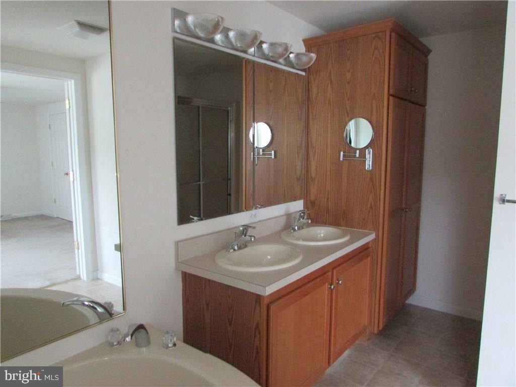 19 Spring Lake Road Manahawkin, NJ 08050 - Photo 18 of 29 Gallery Image 18