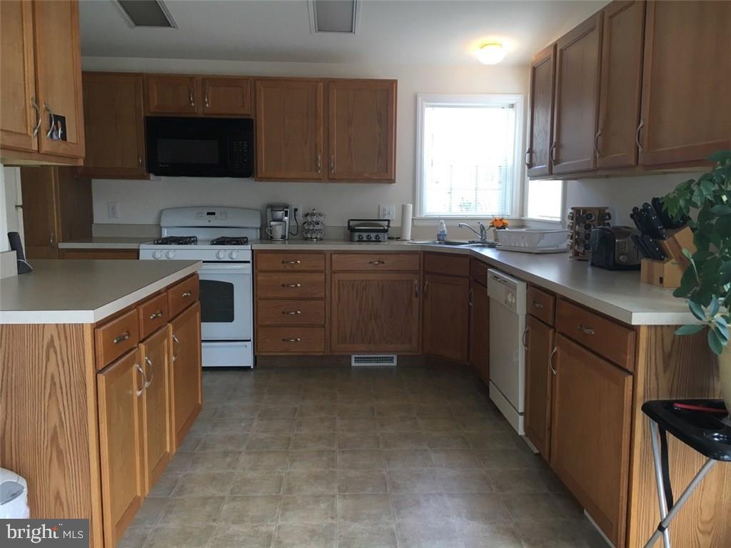 19 Spring Lake Road Manahawkin, NJ 08050 - Photo 26 of 29 Gallery Image 26