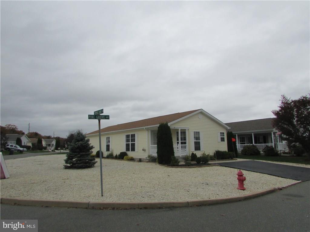 19 Spring Lake Road Manahawkin, NJ 08050 - Photo 4 of 29 Gallery Image 4