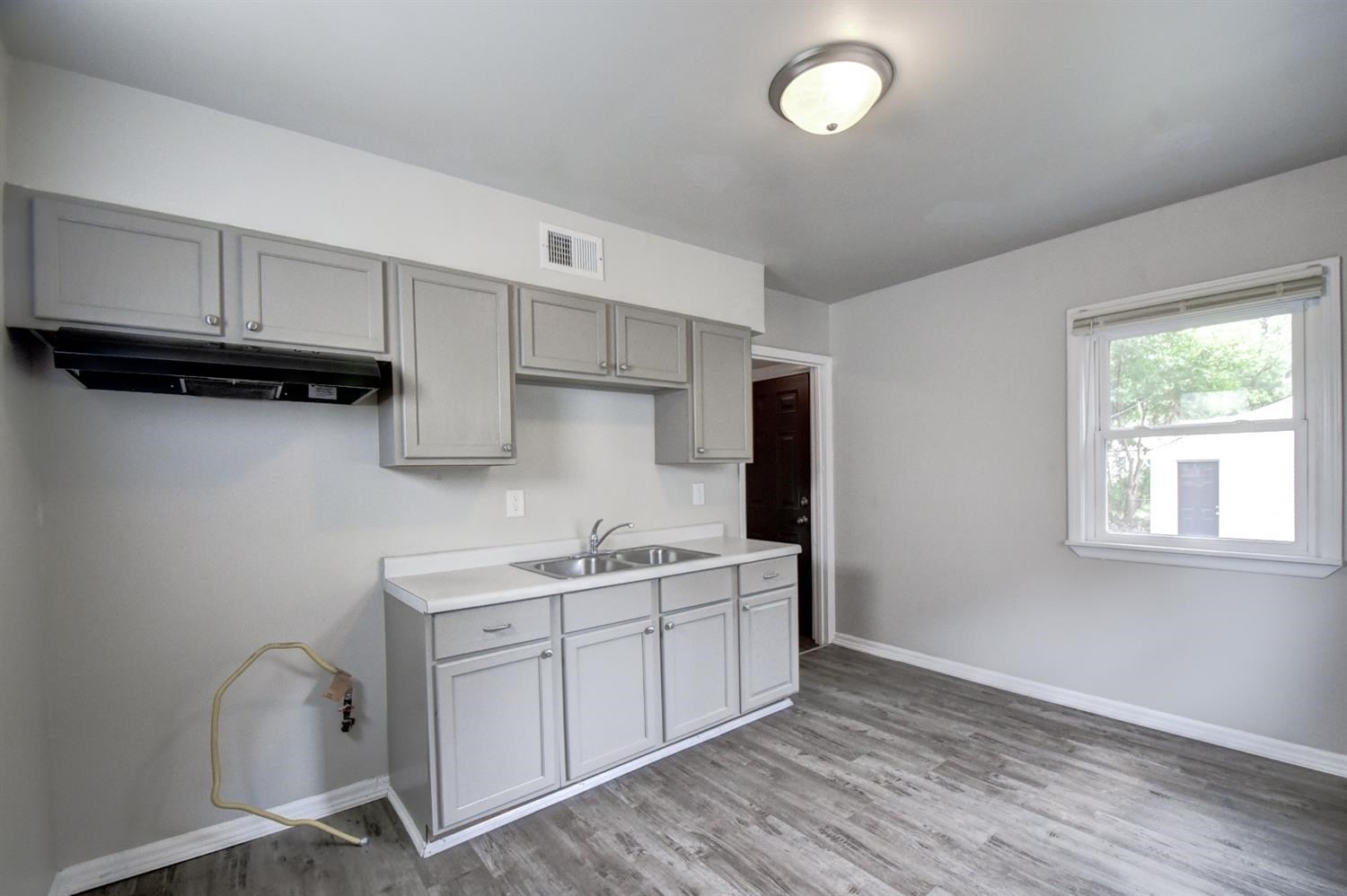 349 Dallas Street Gary, IN 46406 - Photo 4 of 7 1500x998