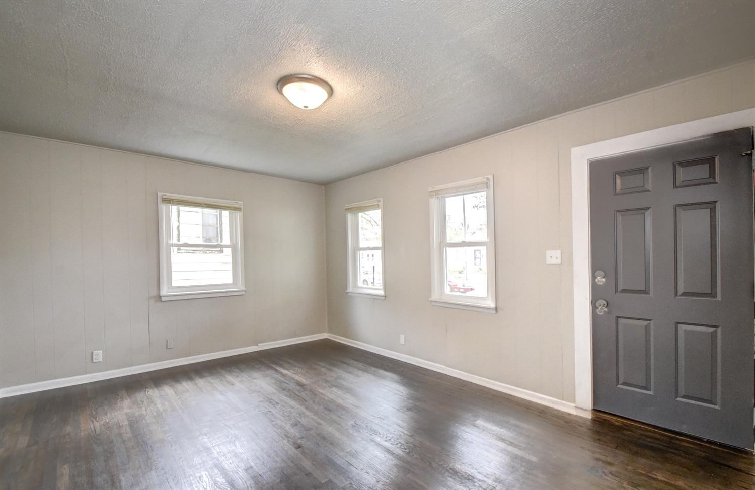 349 Dallas Street Gary, IN 46406 - Photo 6 of 7 1500x974