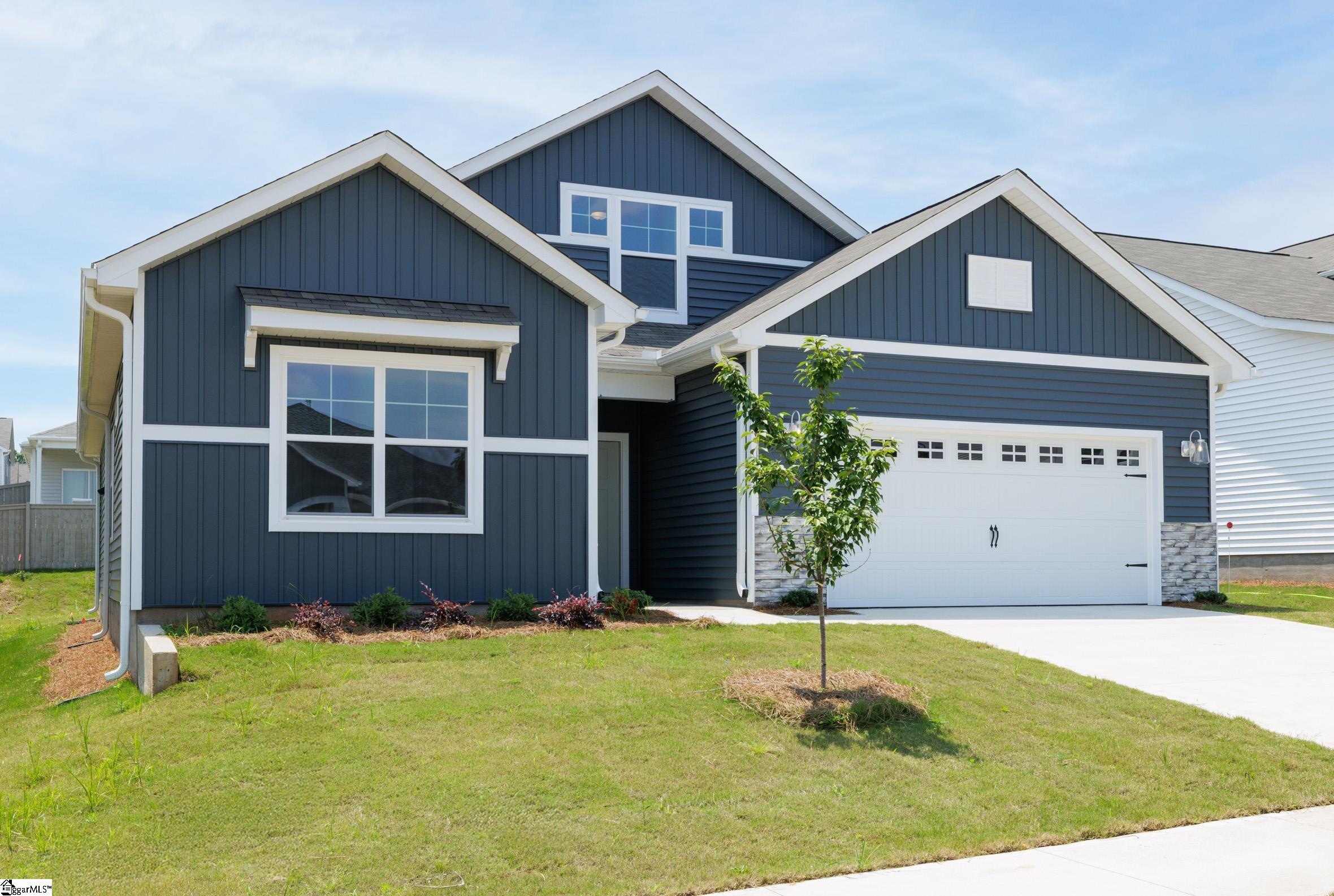 207 Fenner Place Greenville, SC 29607 - Photo 2 of 40