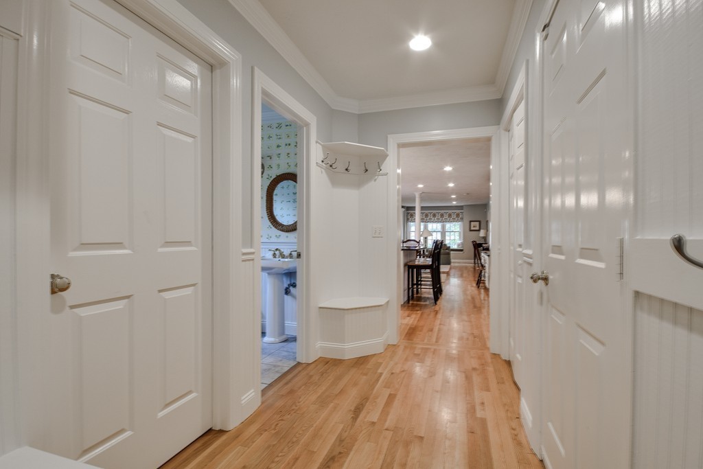 8 Woodledge Road Needham, MA 02492 - Photo 16 of 30 Gallery Image 16