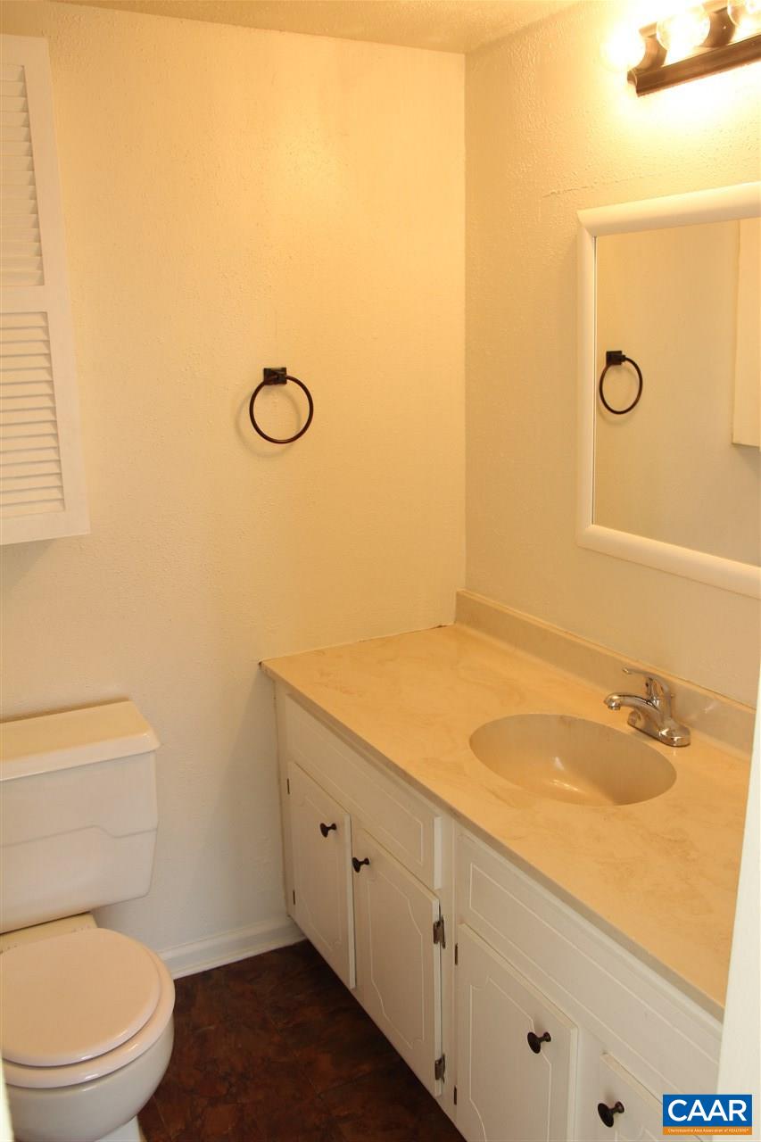 36 Spring Court Charlottesville, VA 22901 - Photo 10 of 16 Gallery Image 10