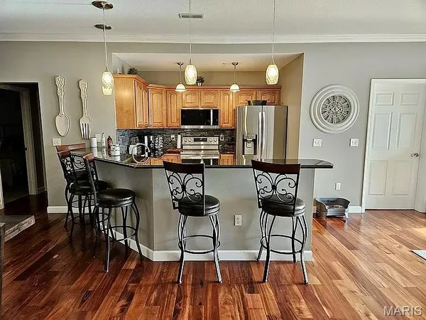 $235,000 | 401 Timber Ridge Drive, Unit 13, Grafton, IL 62037
