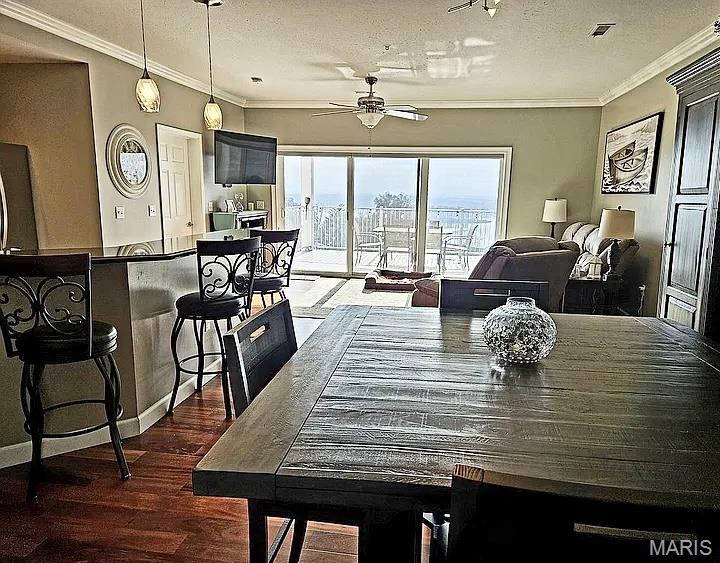 401 Timber Ridge Drive, Unit 13 Grafton, IL 62037 - Photo 2 of 5