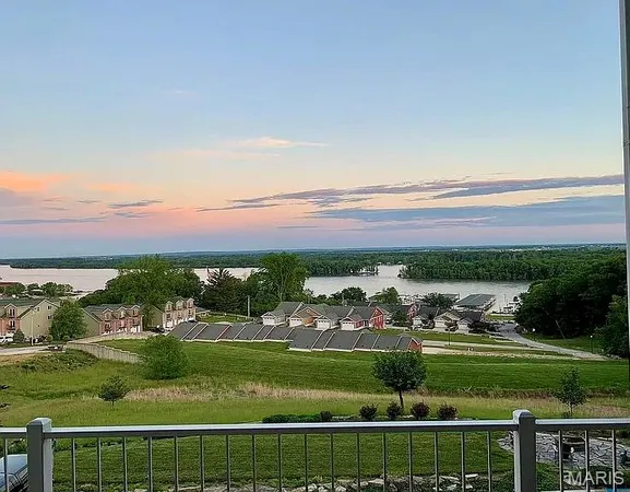 $235,000 | 401 Timber Ridge Drive, Unit 13, Grafton, IL 62037