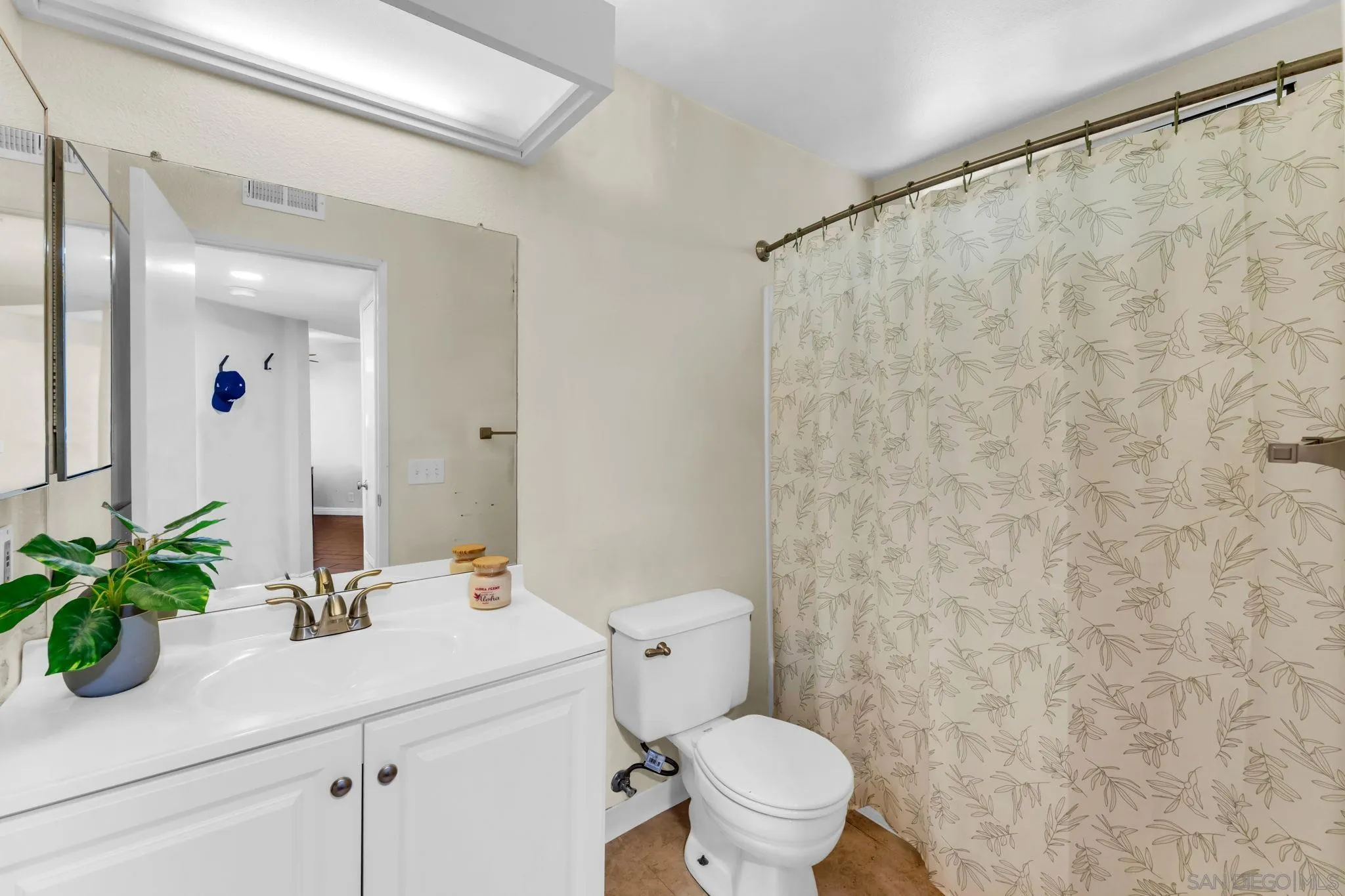 2950 Elm Tree Court Spring Valley, CA 91978 - Photo 11 of 28 Gallery Image 11