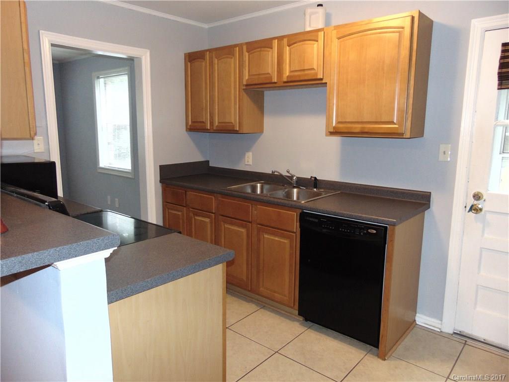 4837 Valley Stream Road, Unit 38 Charlotte, NC 28209 - Photo 8 of 17 Gallery Image 8