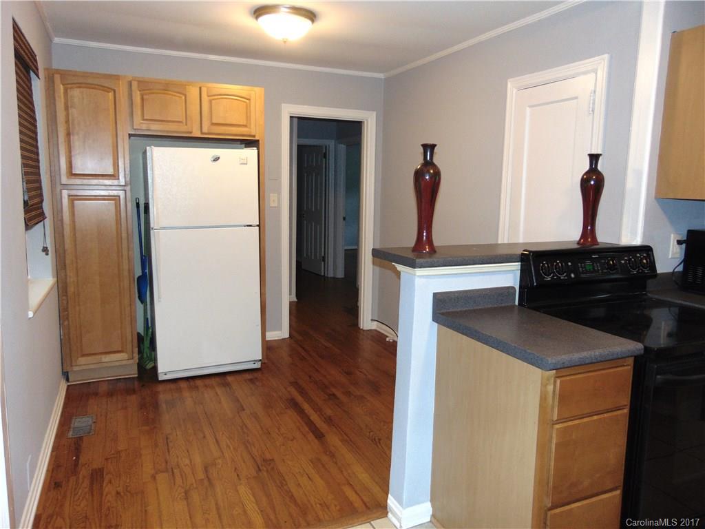 4837 Valley Stream Road, Unit 38 Charlotte, NC 28209 - Photo 10 of 17 Gallery Image 10