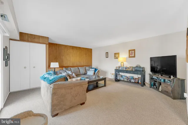 $175,000 | 275 Green Street, Unit 4I6, Edgewater Park, NJ 08010