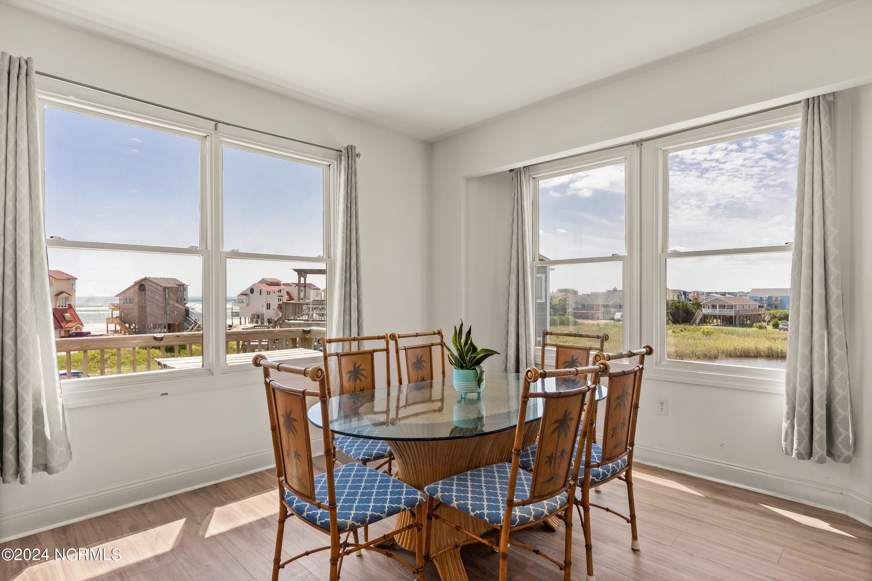 2385 New River Inlet Road North Topsail Beach, NC 28460 - Photo 40 of 43 Dining area