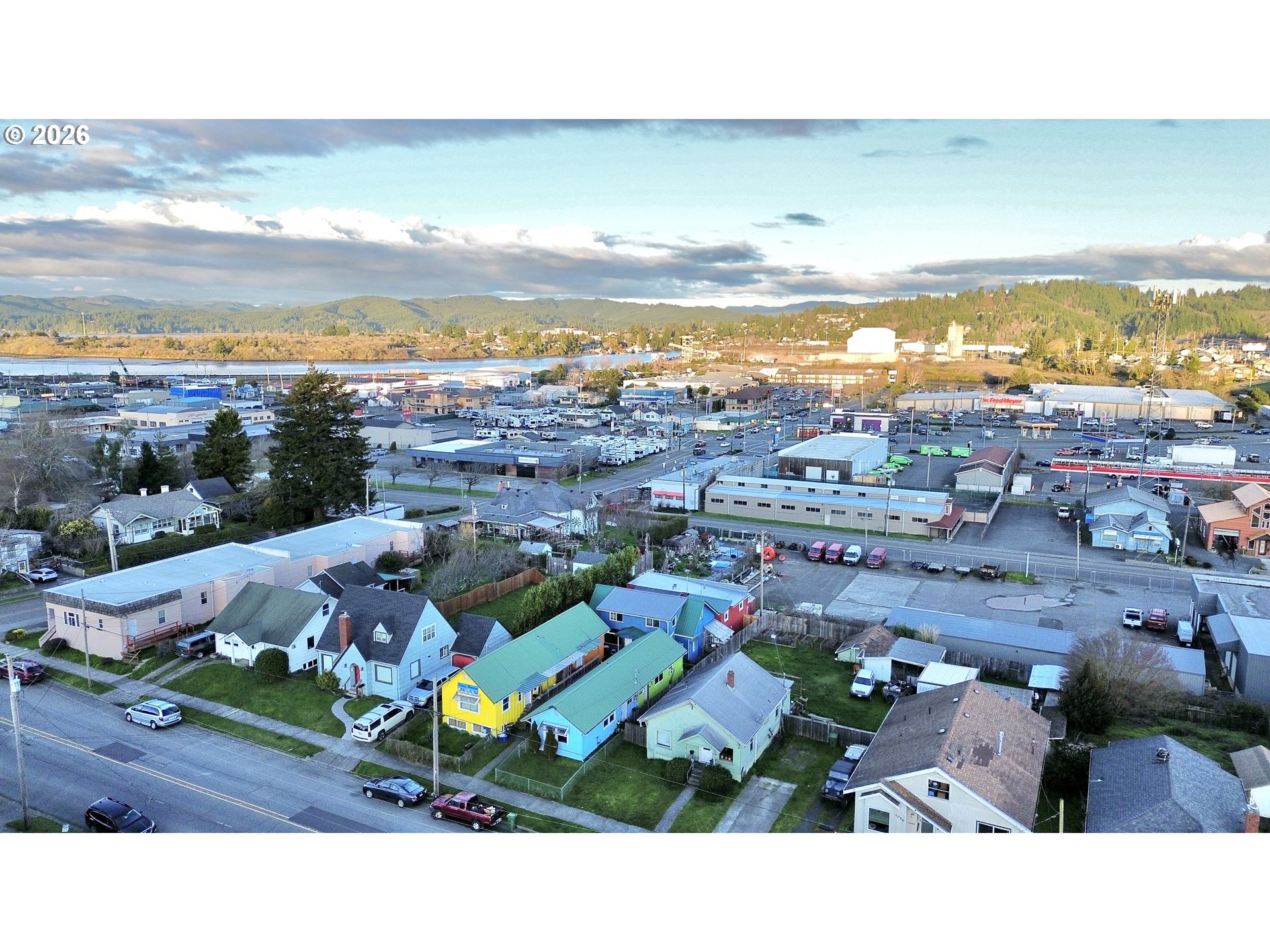 1032 South 4th Street Coos Bay, OR 97420 - Photo 33 of 44 a view of a city