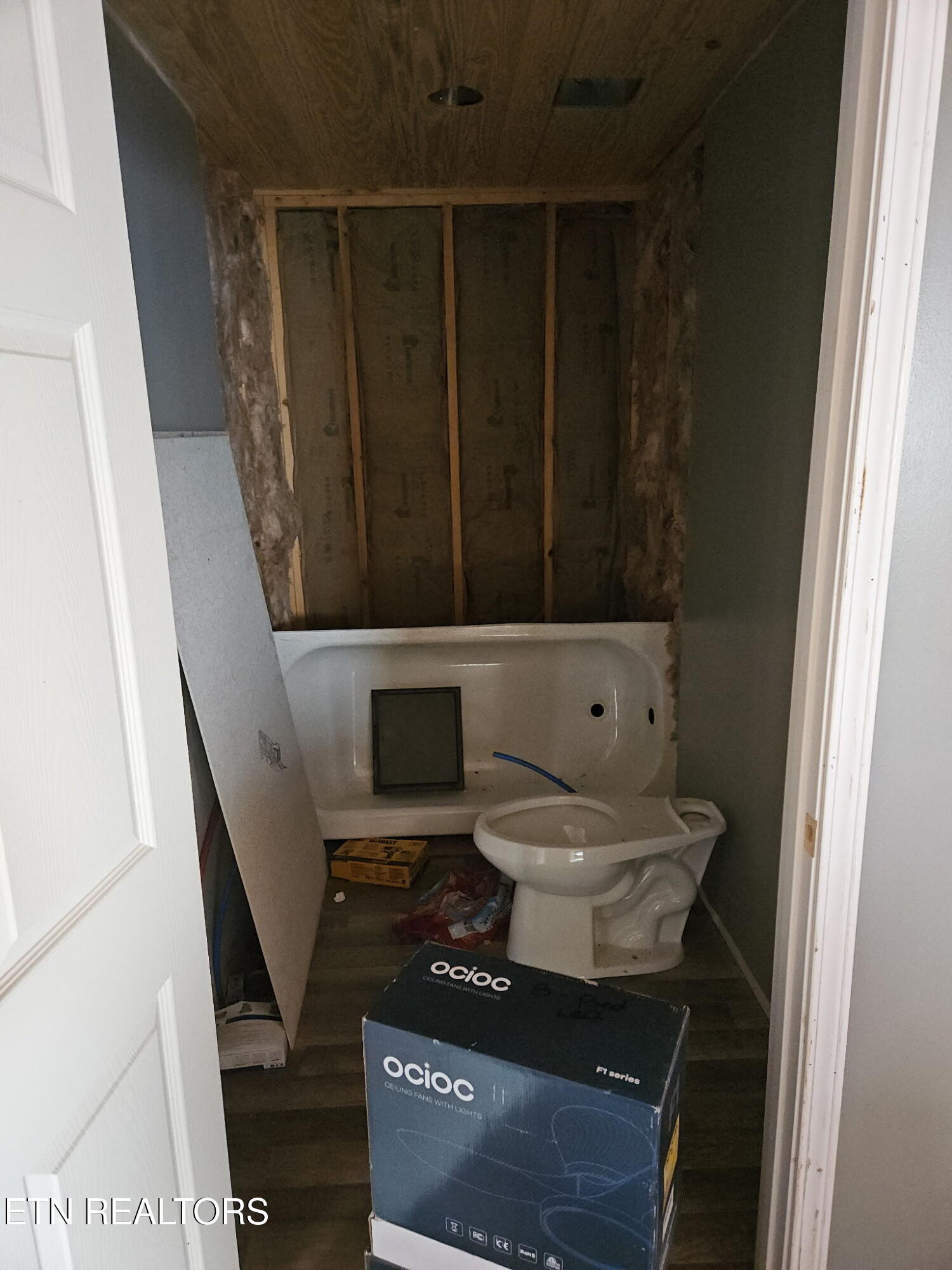 269 Mountain Mist Lane Del Rio, TN 37727 - Photo 9 of 18 D33818F7-DD43-4D7F-83E5-4D9AFEA64BF6