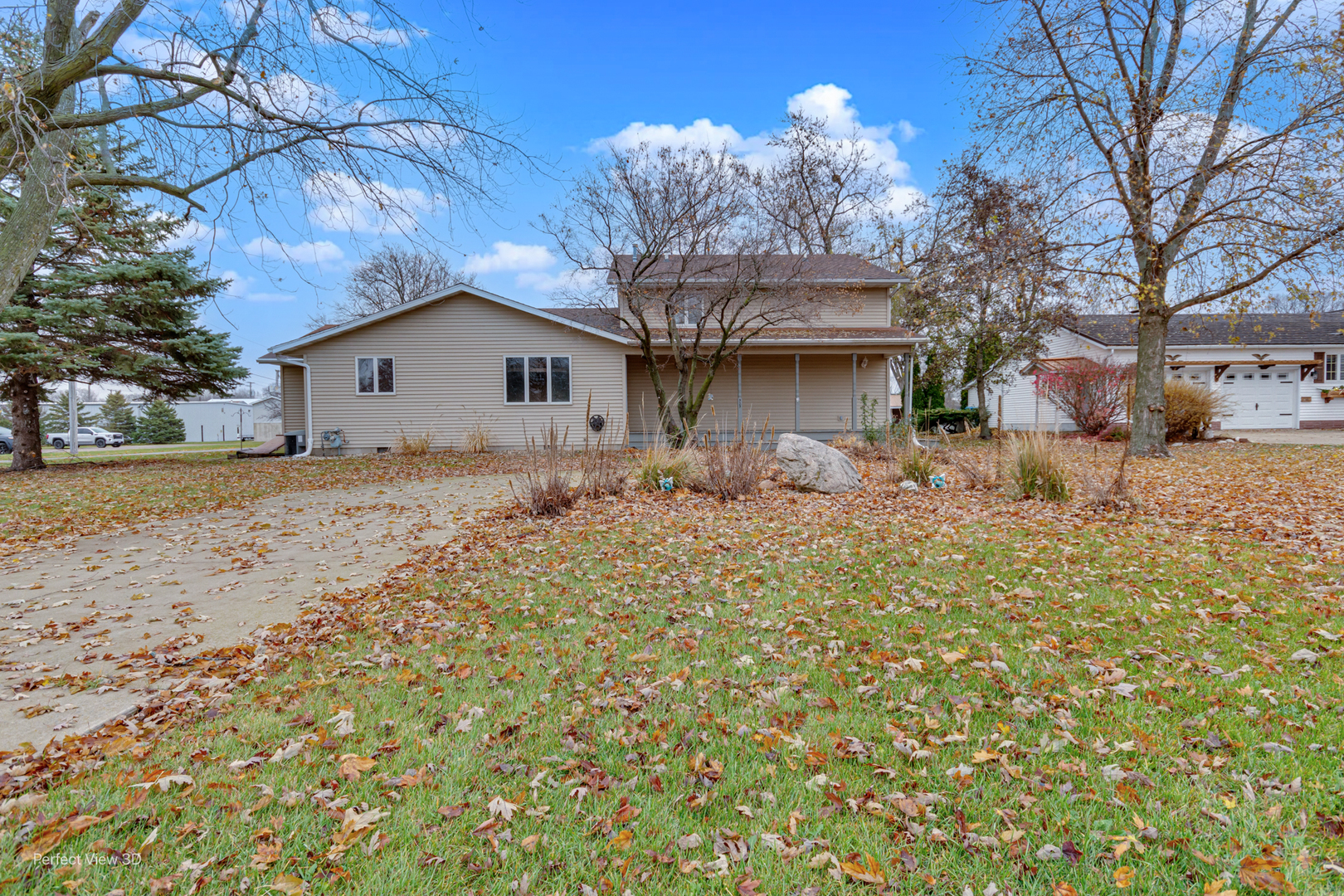 929 Lincoln Street Minonk, IL 61760 - Photo 23 of 26 a house view with a outdoor space