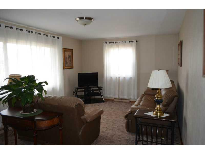 4435 New Carlisle Springfield, OH 45504 - Photo 6 of 25