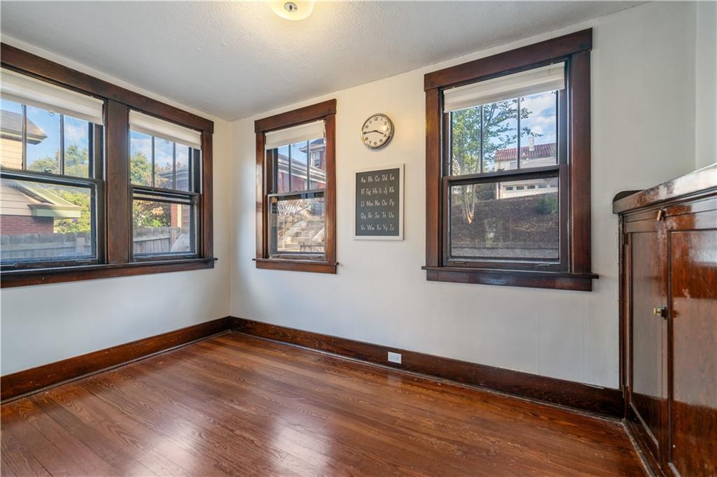 150 Marshall Avenue Pittsburgh, PA 15214 - Photo 13 of 36 1st floor den. Used as office/classroom.