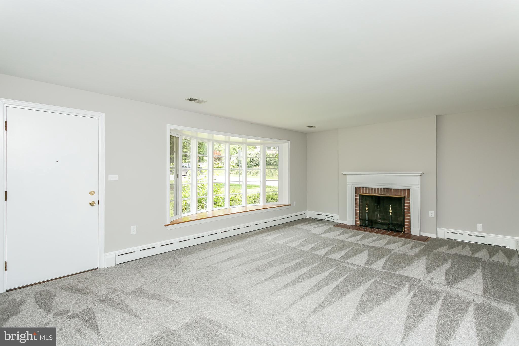 200 Charmuth Road Lutherville-Timonium, MD 21093 - Photo 3 of 30 living room