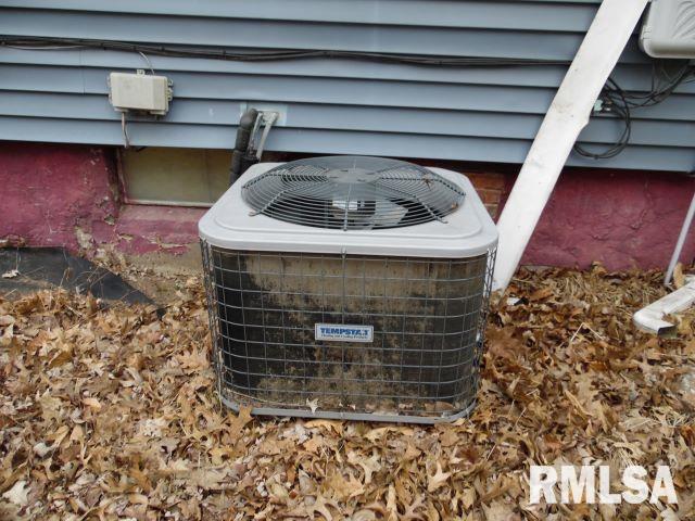 355 West Walnut Street Canton, IL 61520 - Photo 14 of 14