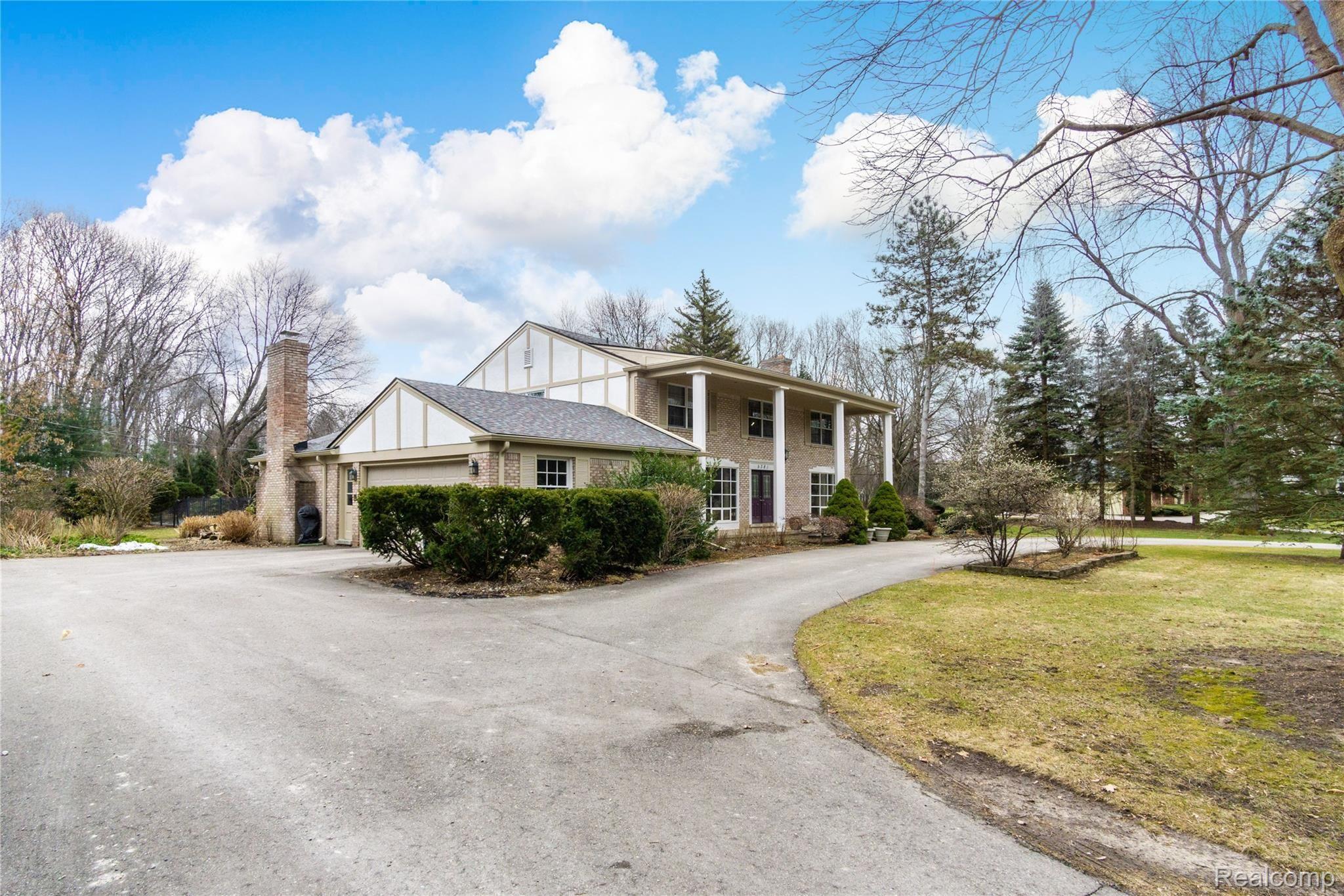 5381 Deep Wood Road Bloomfield Hills, MI 48302 - Photo 3 of 79 Exteriors (2 of 33).jpg