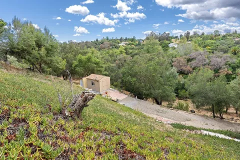 $800,000 | 2557 Live Oak Park Road, Fallbrook, CA 92028